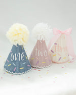 Load image into Gallery viewer, Cream Scalloped Birthday Hat
